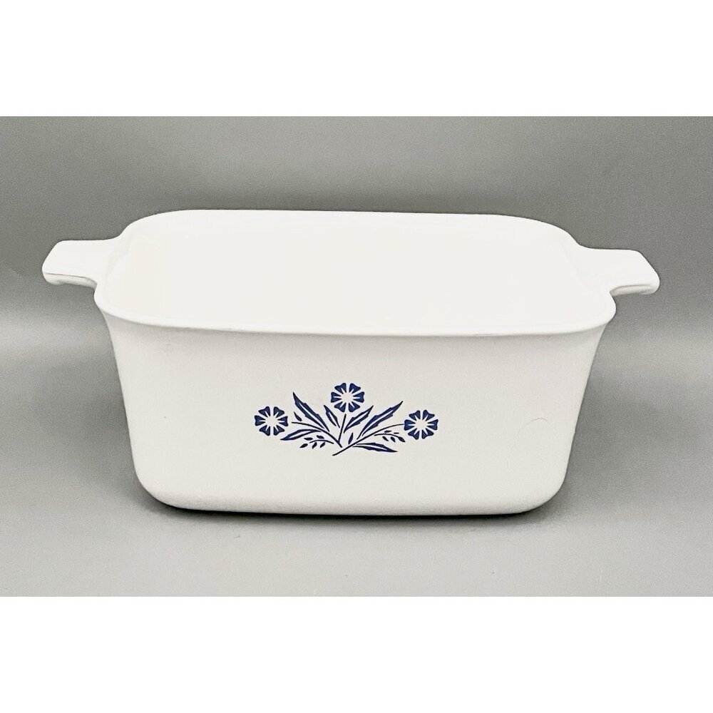 Retro 1960s Corning Ware P-4-B Blue Cornflower 1.5 Qt Casserole Dish No Lid EUC